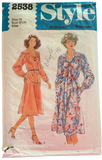 Style 2538 vintage 1970s dress or top and skirt pattern. Bust 38
