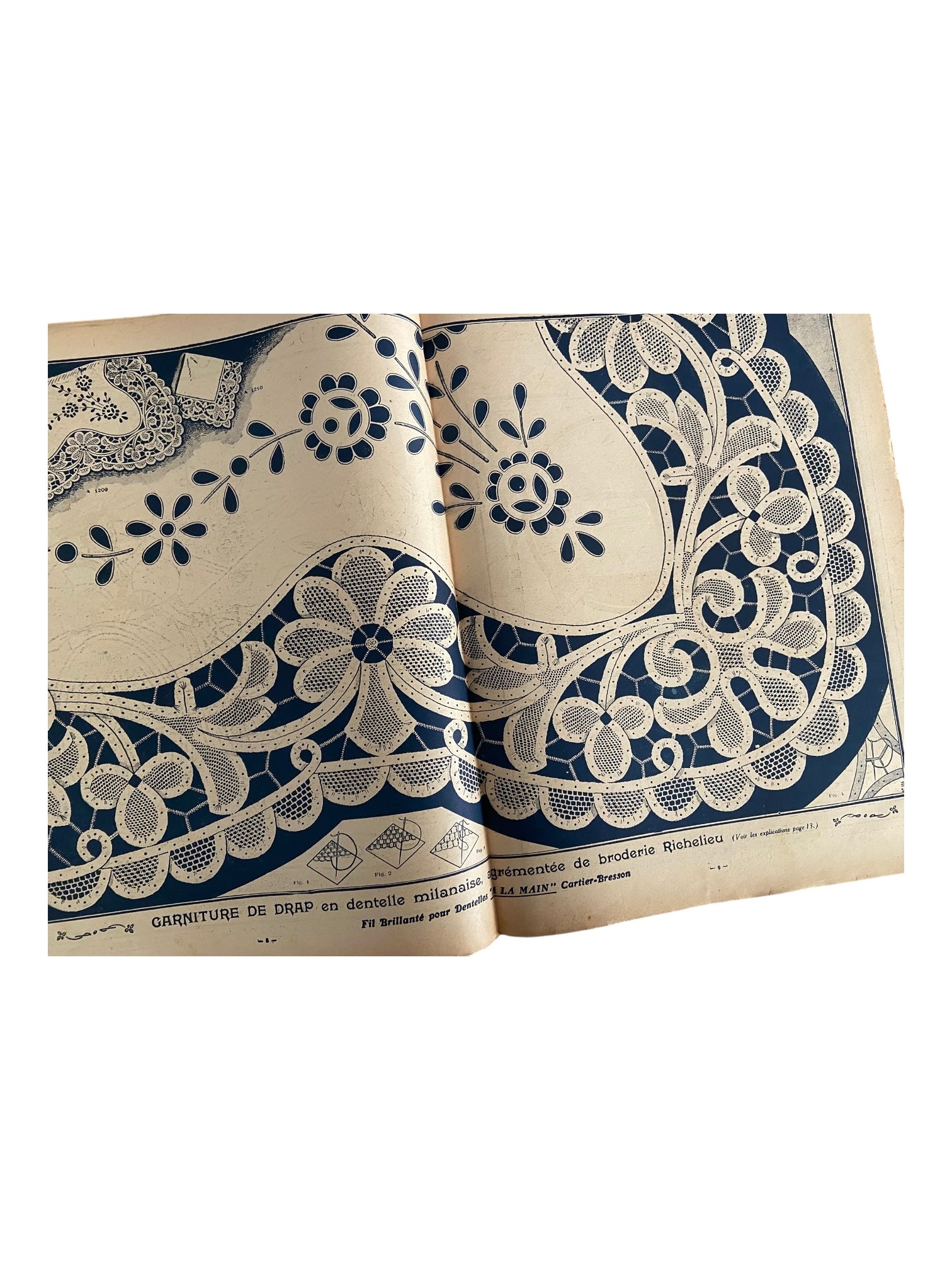 Mon Ouvrage 15 Juillet 1929 includes  knitting pattern for the pullover on the front cover