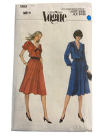 Vogue 7903 very easy vogue vintage 1970s dress pattern Bust 32.5 inches
