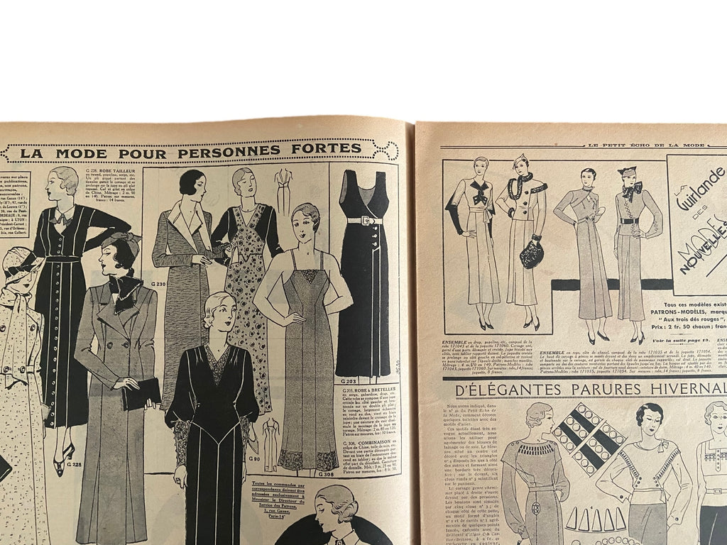 Le Petit Echo de la Mode 15 Octobre 1933 French women’s magazine with many fashion illustrations
