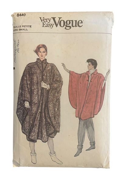 Vogue 8440 vintage 1980s cape sewing pattern. Size small bust 31.5 inches