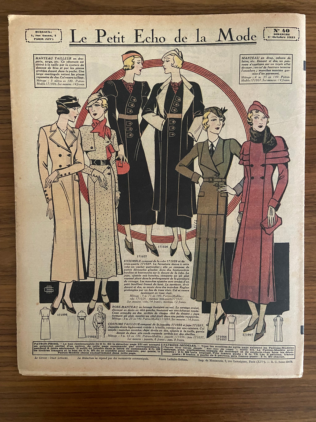 Le Petit Echo de la Mode 1 Octobre 1933 French women’s magazine with many fashion illustrations