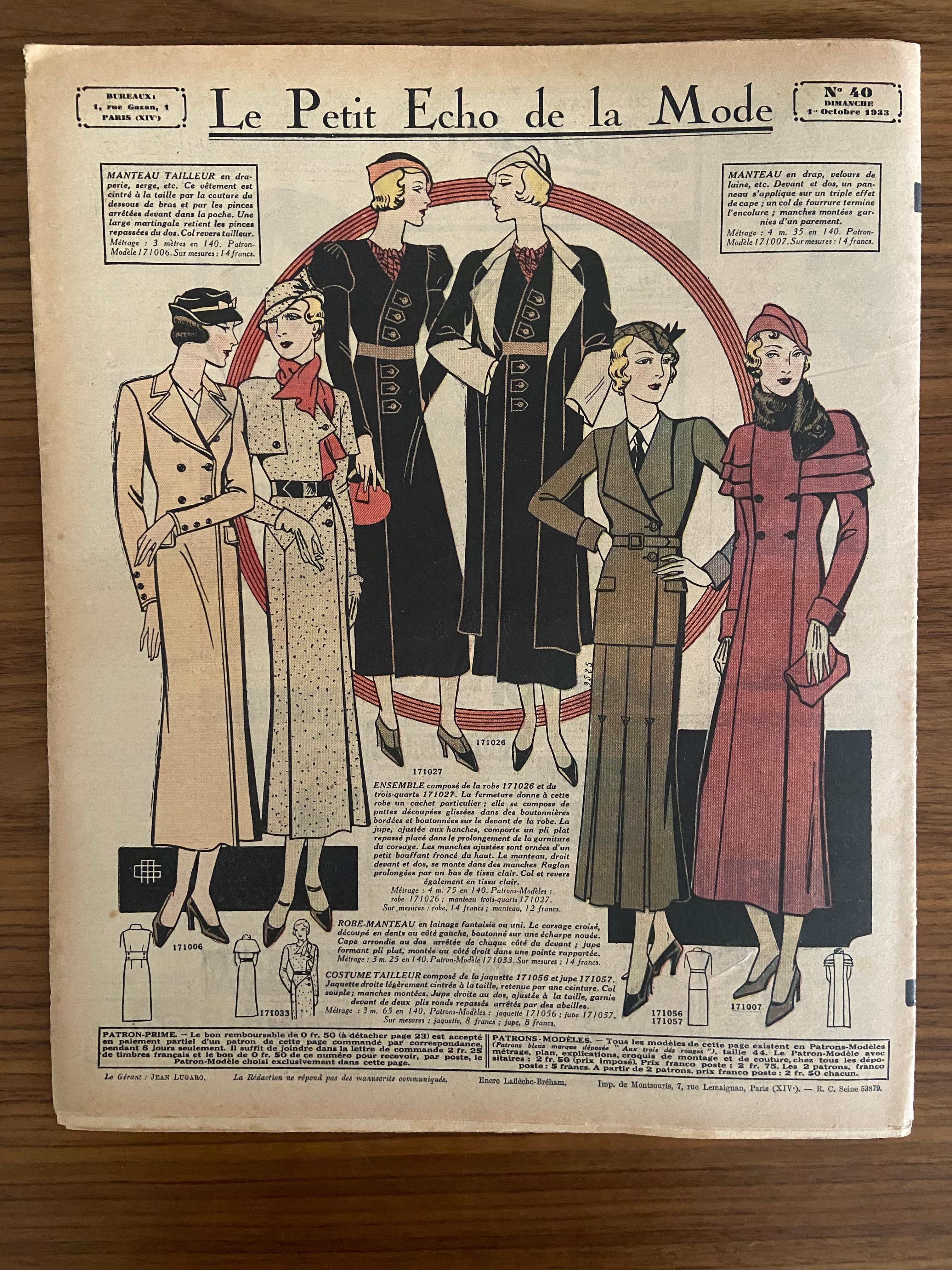 Le Petit Echo de la Mode 1 Octobre 1933 French women’s magazine with many fashion illustrations