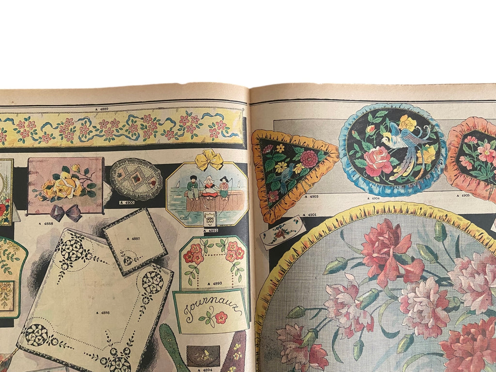 Le Petit Echo de la Mode 13 November 1932 French women’s magazine with many fashion illustrations