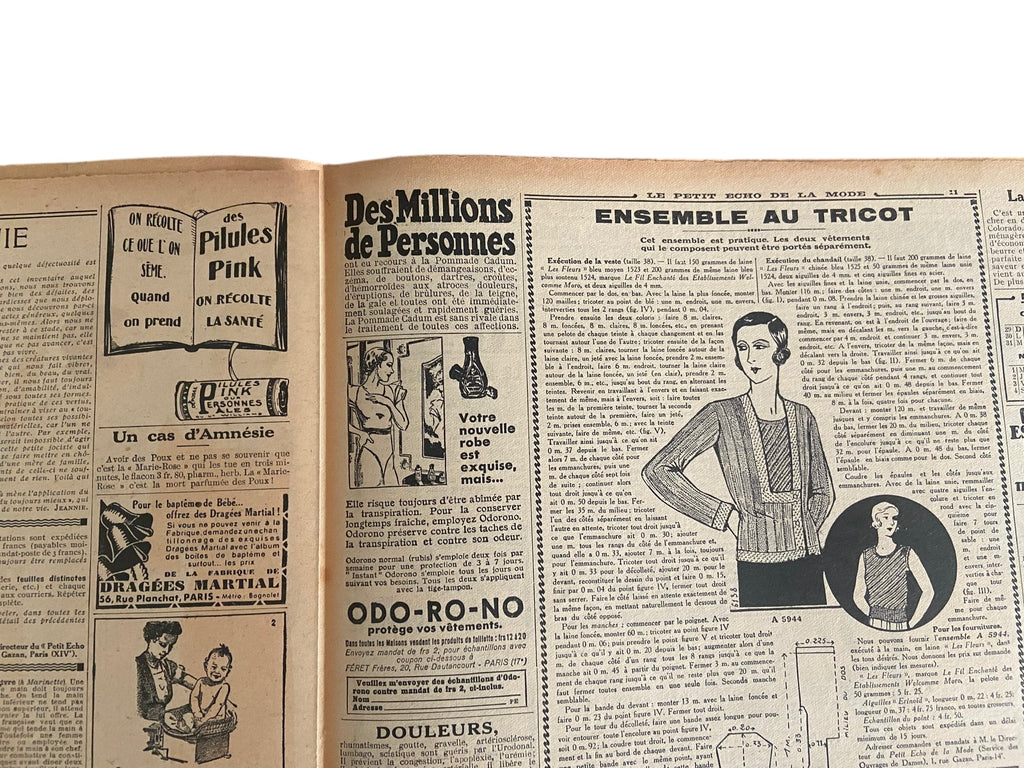 Le Petit Echo de la Mode 29 Octobre 1933 French women’s magazine with many fashion illustrations