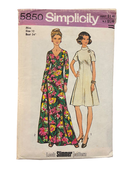 Simplicity 5850 vintage 1970s dress pattern. Bust 34 inches