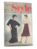 Style 4454 vintage 1980s skirt sewing pattern. Waist 24, 25, 26.5 inches