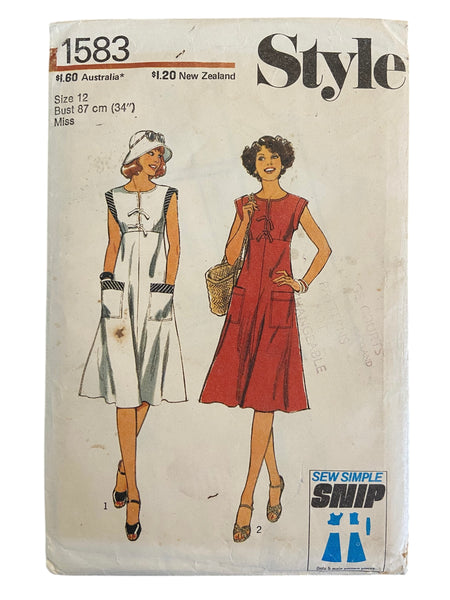 Style 1583 vintage 1970s  dress pattern. Bust 34