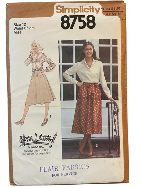 Simplicity 8758 vintage 1970s wrap skirt sewing pattern. Waist 26.5 inches