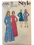 Style 4380 vintage 1970s robe dressing gown sewing pattern. Bust 34, 36 inches.