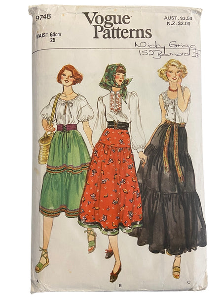 Vogue 9748 vintage 1970s skirt sewing pattern. Waist 25 inches.