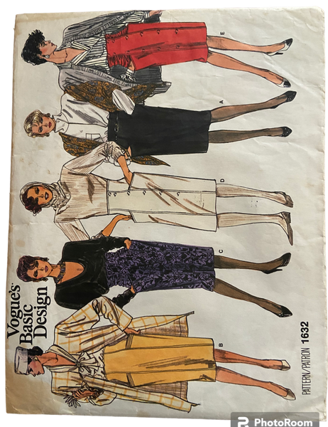 Vogue 1632 vintage 1980s skirt pattern. Waist 26.5 inches, hip 36 inches