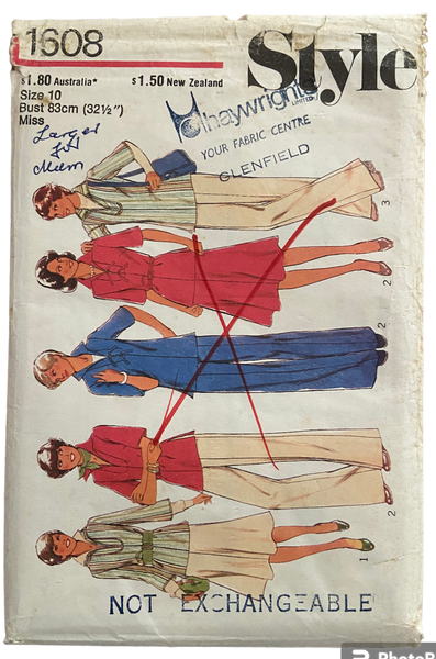Style 1608 vintage 1970s top skirt and pants pattern. Bust 32.5