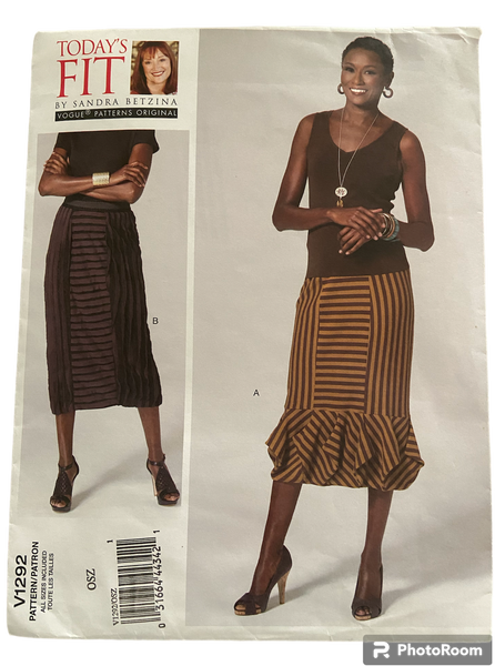 Vogue 1292 vintage 2000s Today's Fit by Sandra Betzina skirt sewing pattern. Waist 26.5 - 50.5 inches