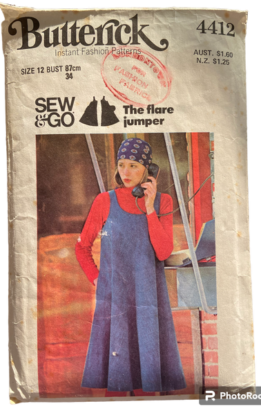 Simplicity 4412 vintage 1970s jumper pinafore sewing pattern. Bust 34 inches.