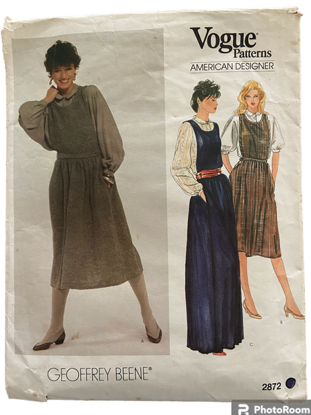 Vogue 2872 vintage 1980s Vogue American Designer Geoffrey Beene jumper and blouse sewing pattern. Bust 32.5 inches.