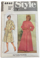 Style 4240 vintage 1980s robe pattern. Bust 34-36 inches