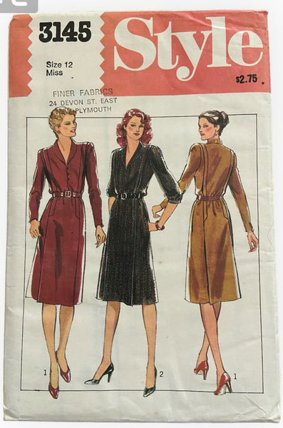 Style 3145 vintage 1970s dress sewing pattern. Bust 34 inches inches