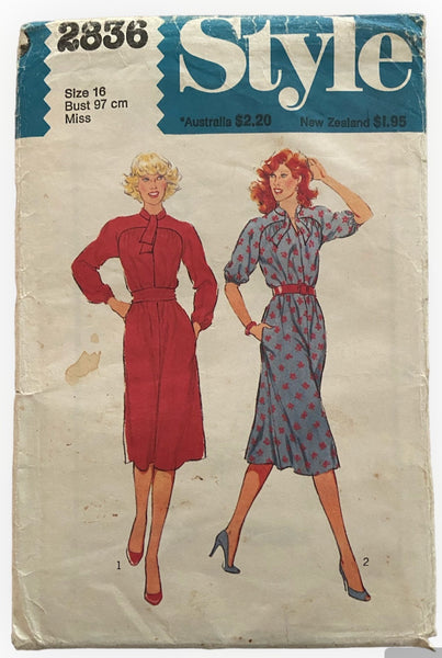 Style 2836 vintage 1970s dress sewing pattern. Bust 38 inches