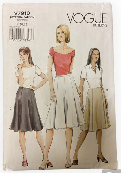 Vogue v7910 skirts sewing pattern from the 2000s. Waist 32, 34, 37 inches