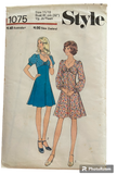 Style 1075 vintage 1970s young/junior teen dress sewing pattern. Bust 32 inches
