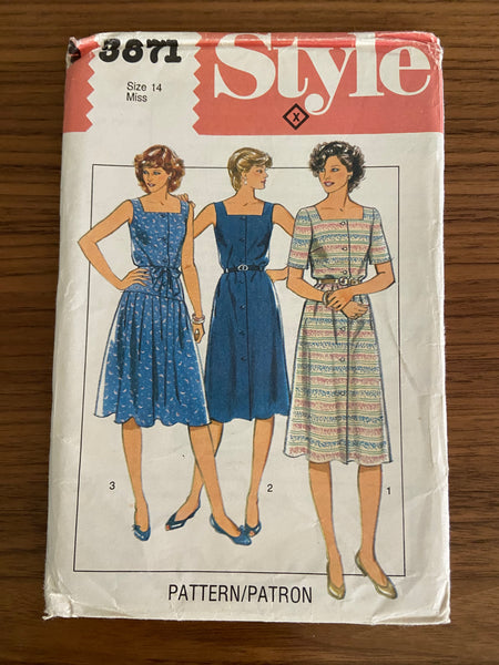 Style 3871 vintage 1980s dress sewing pattern Bust 36 inches