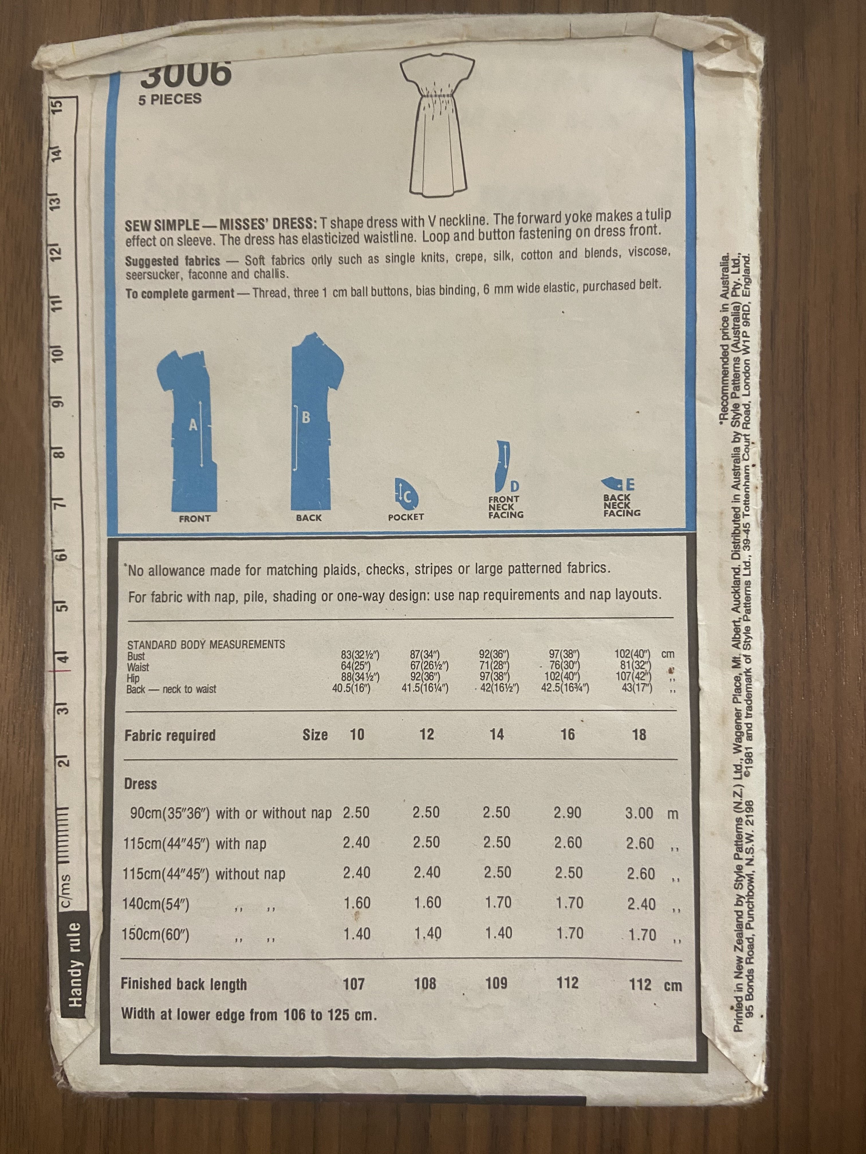 Style 3006 Vintage 1980s dress pattern Bust 34 inches