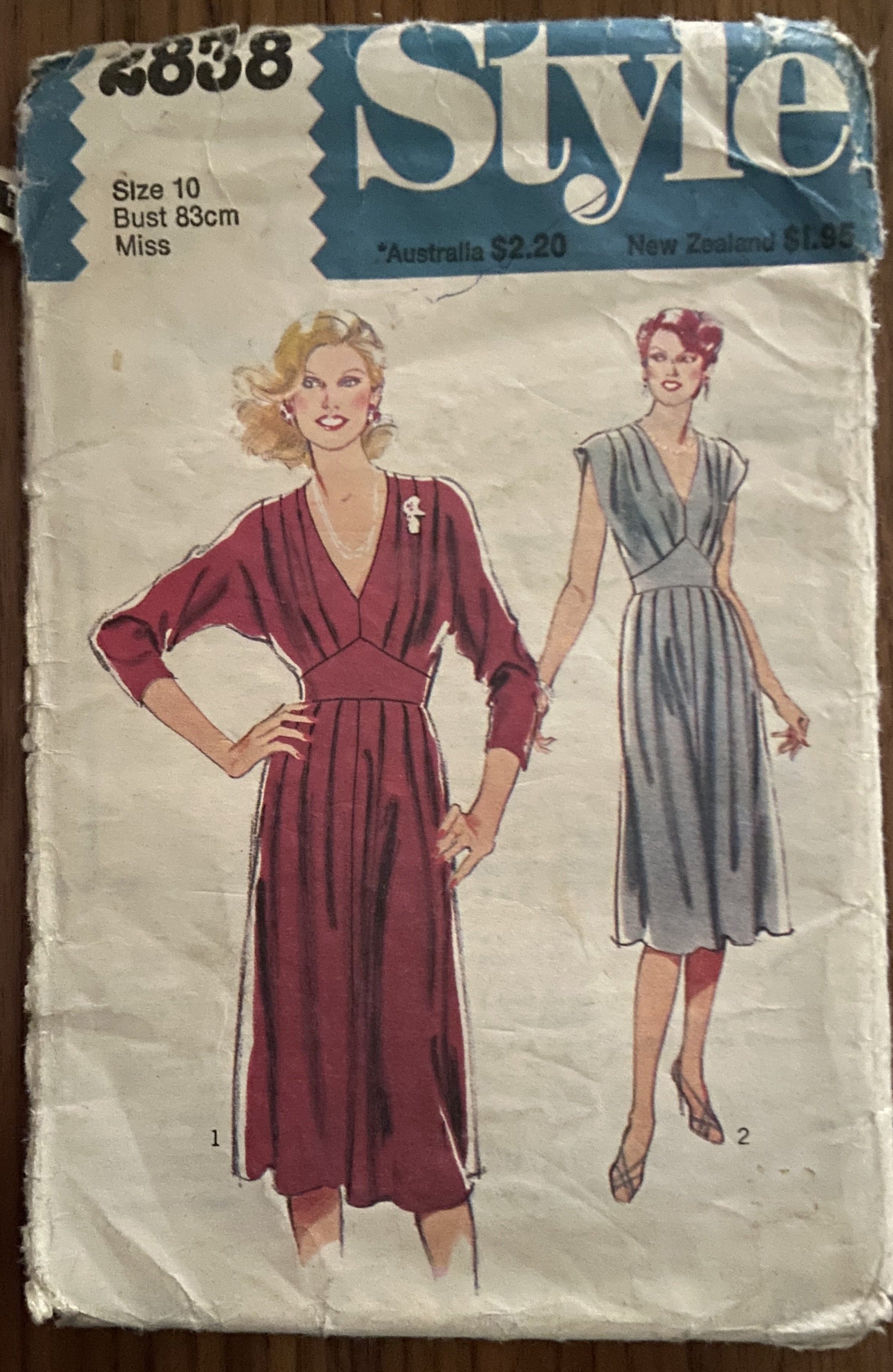 Style 2838 vintage 1970s dress sewing pattern Bust 34-36 inches