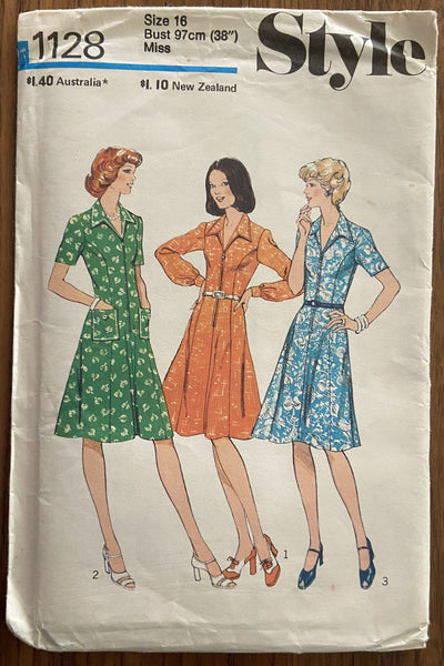 Style 1128 vintage 1970s  dress pattern Bust 38 inches