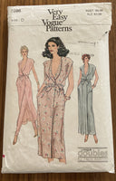Very easy Vogue 7286 vintage 1970s dress, belt and pants pattern Bust 34 and 36 inches