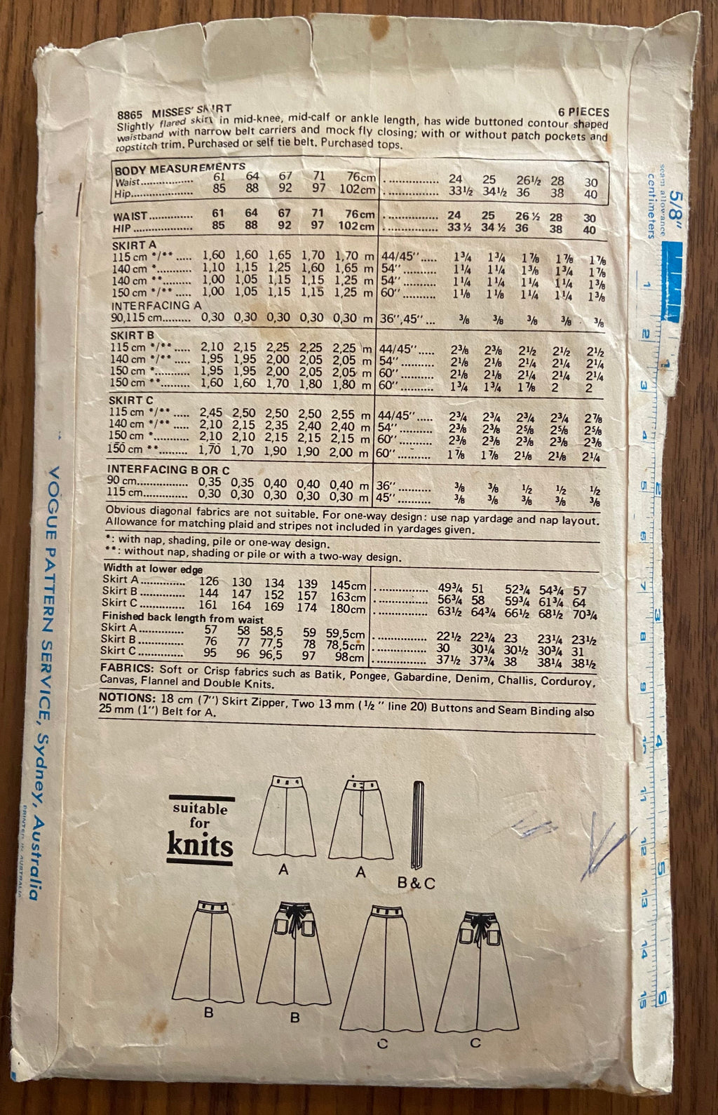 Vogue 8865 vintage 1970s skirt pattern. Waist 26 1/2 inches. Wounded bargain