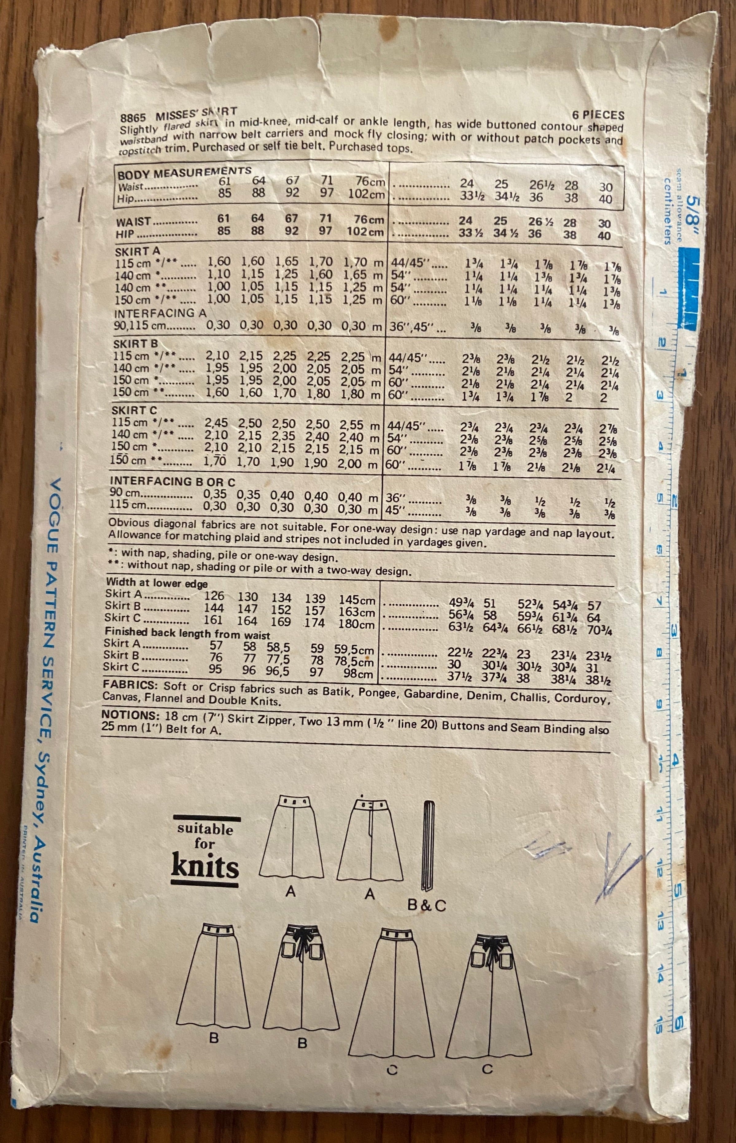 Vogue 8865 vintage 1970s skirt pattern. Waist 26 1/2 inches. Wounded bargain