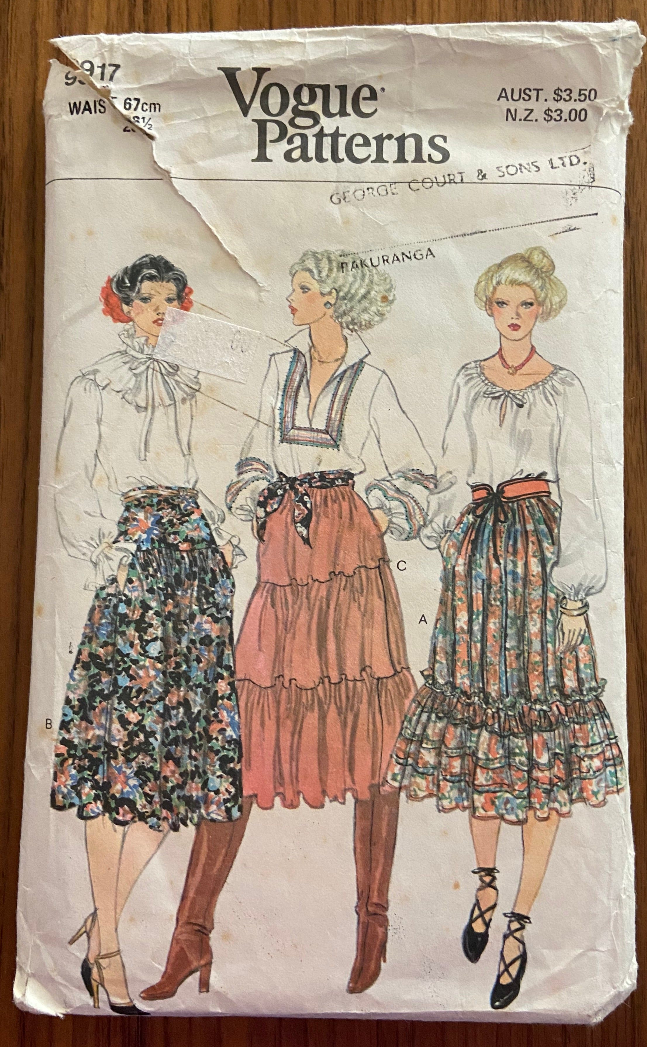 Vogue 9917 vintage 1980s skirt sewing pattern. Waist 26 1/2 inches