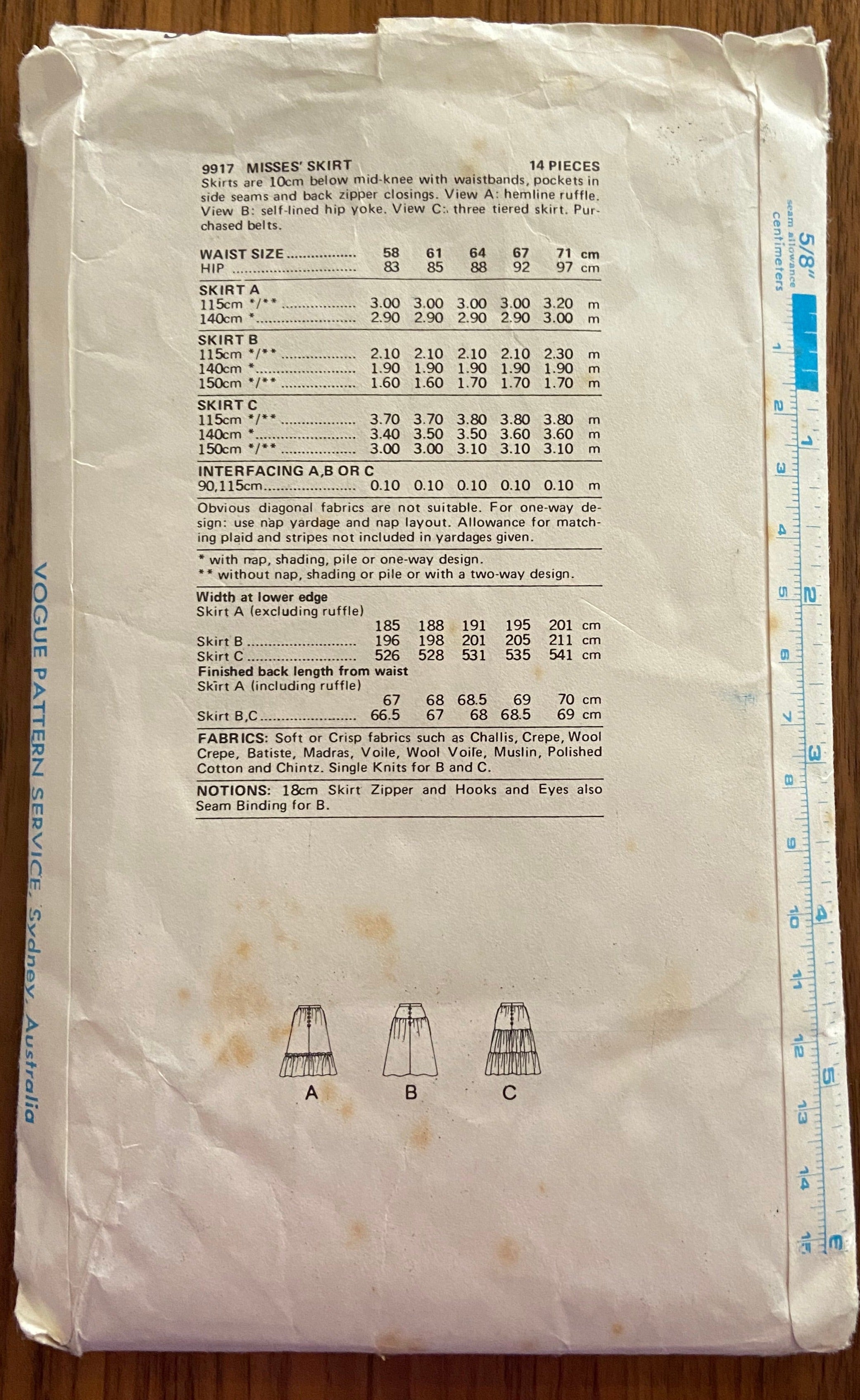 Vogue 9917 vintage 1980s skirt sewing pattern. Waist 26 1/2 inches