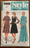 Style 3452 vintage 1970s dress pattern. Bust 40 inches