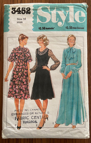 Style 3452 vintage 1970s dress pattern. Bust 40 inches – the