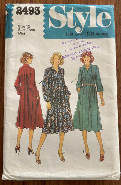 Style 2493 vintage 1970s dress pattern Bust 34 inches