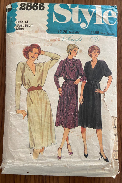 Style 2866 vintage 1970s dress pattern Bust 36 inches