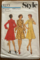 Style 1077 vintage 1970s  dress pattern. Bust 34