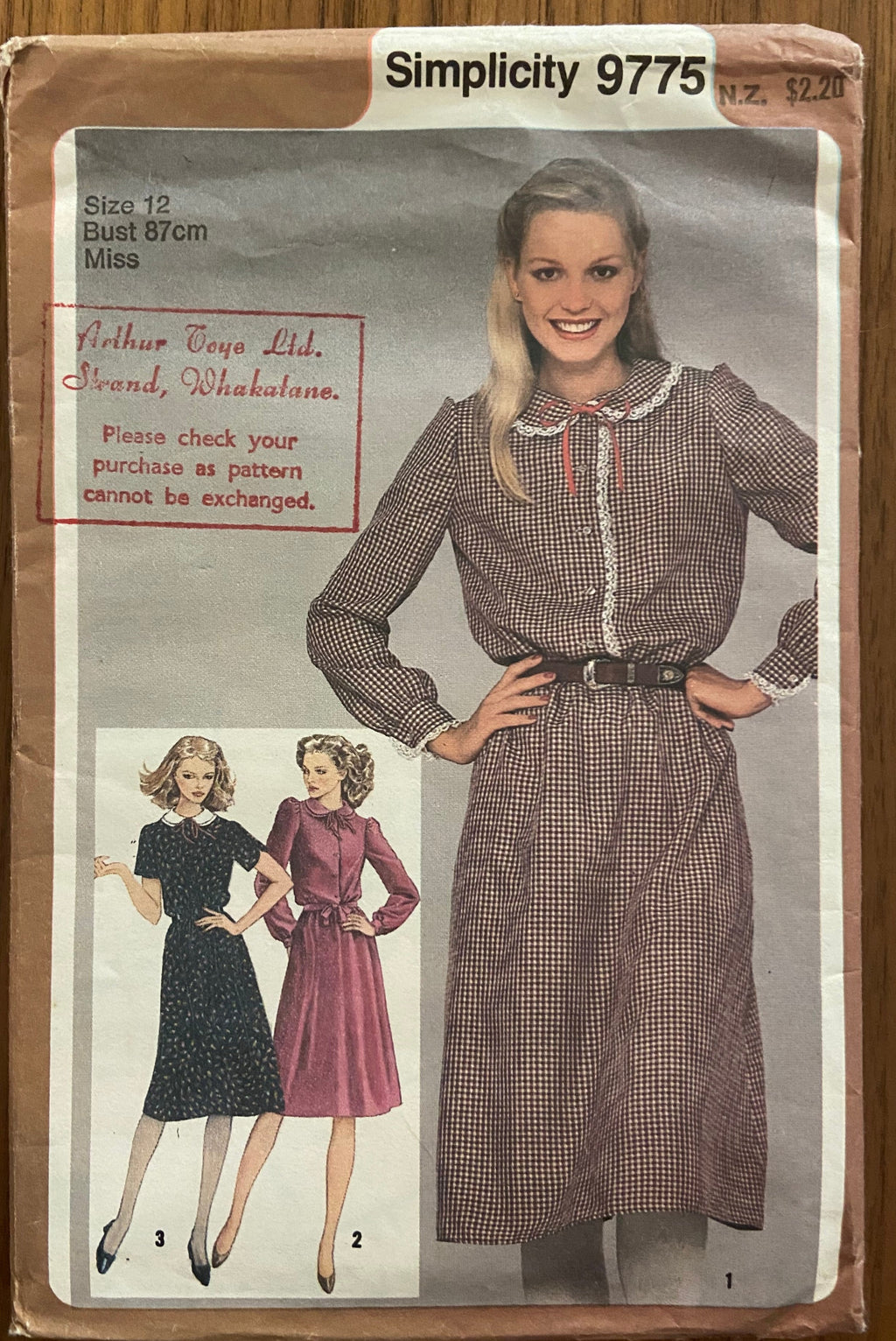 Simplicity 9775 vintage 1980s dress pattern. Bust 34 inches