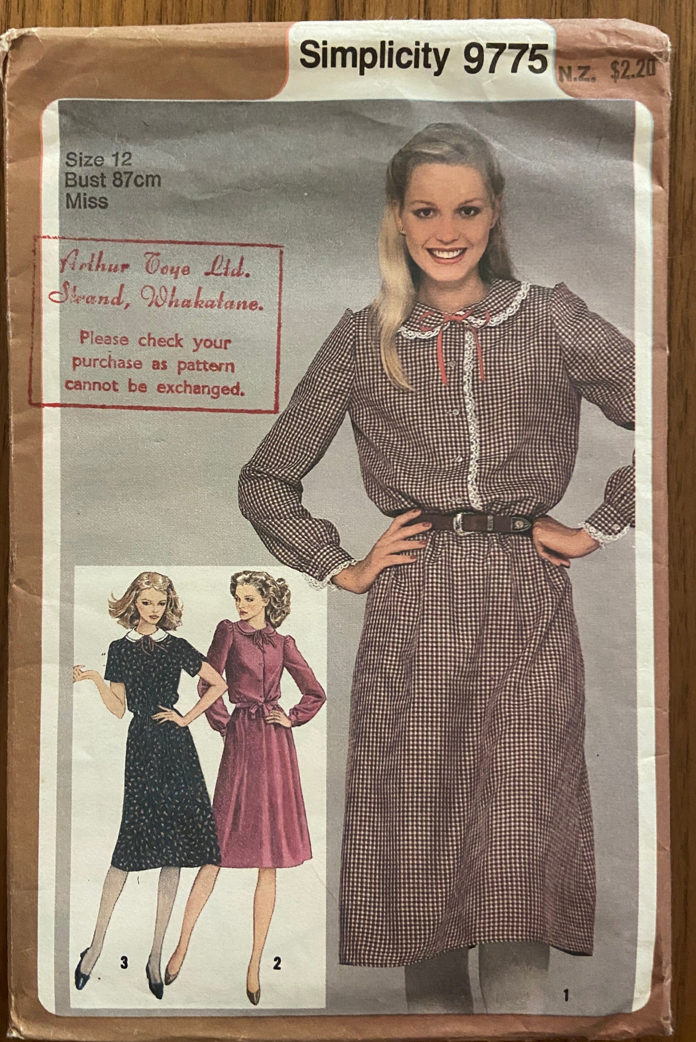 Simplicity 9775 vintage 1980s dress pattern. Bust 34 inches