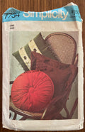 Simplicity 7734 vintage 1970s cushions pillows pattern.