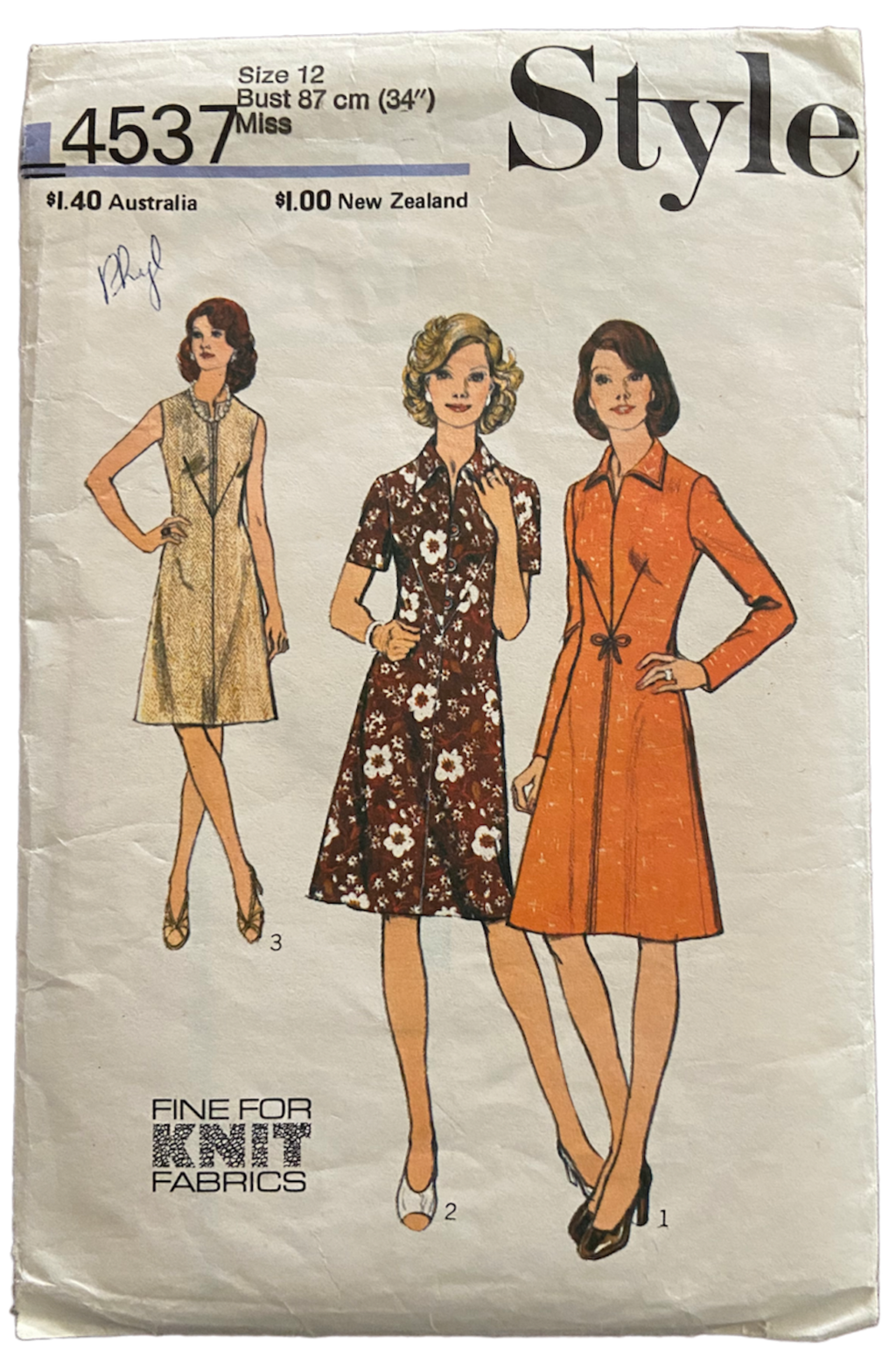 Style 4537 vintage 1970s dress pattern. Bust 34 inches