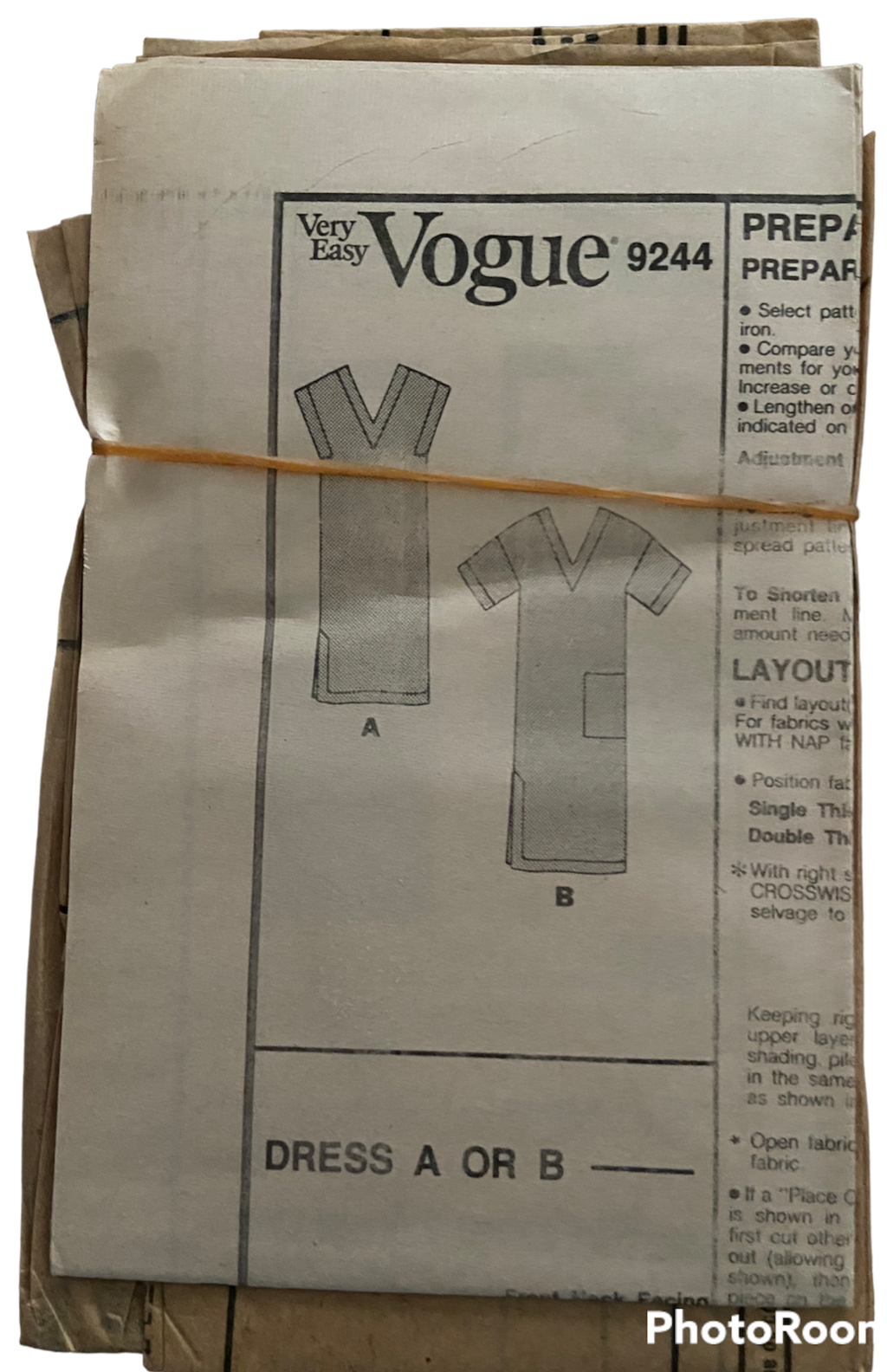 Vintage 1980s Vogue 9224 dress pattern Bust 31.5, 32.5, 34 inches. Wounded bargain.